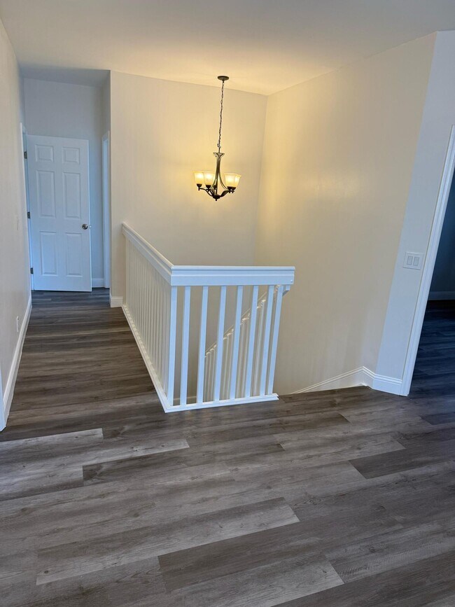Building Photo - 5076 SW 38th Way