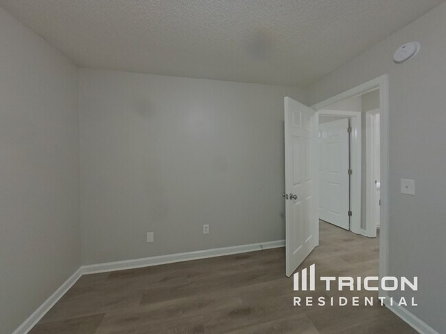 Building Photo - 142 Bradstone Rd