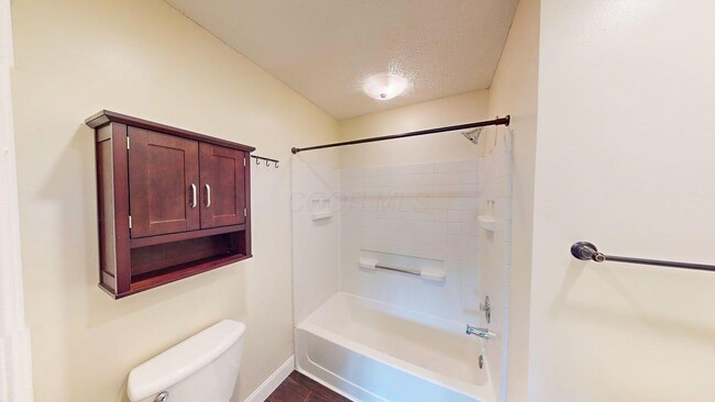 Building Photo - 3398 Fishinger Mill Dr