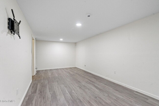 Building Photo - 38 Duncan Rd