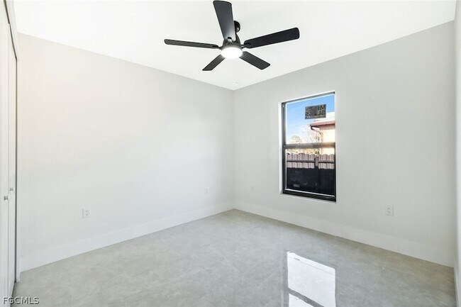 Building Photo - 3413 27th St SW