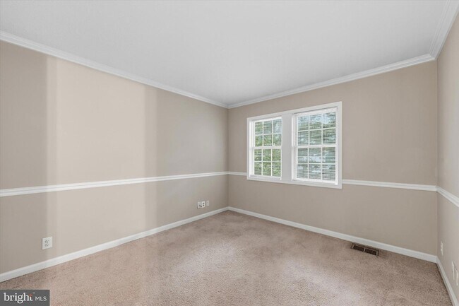 Building Photo - 129 N Duke Dr