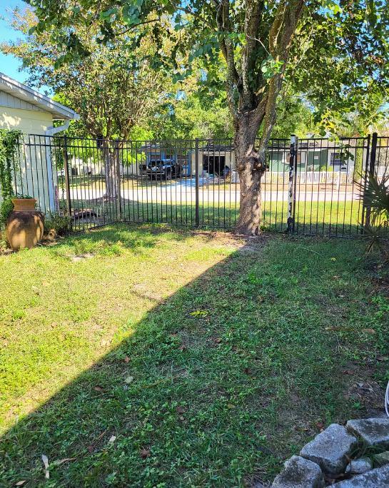 Building Photo - 5439 Portola Ave