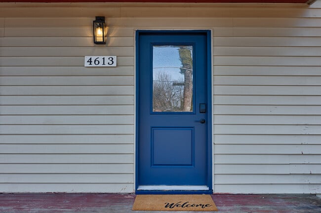 Building Photo - 4613 Ardmore Dr NW
