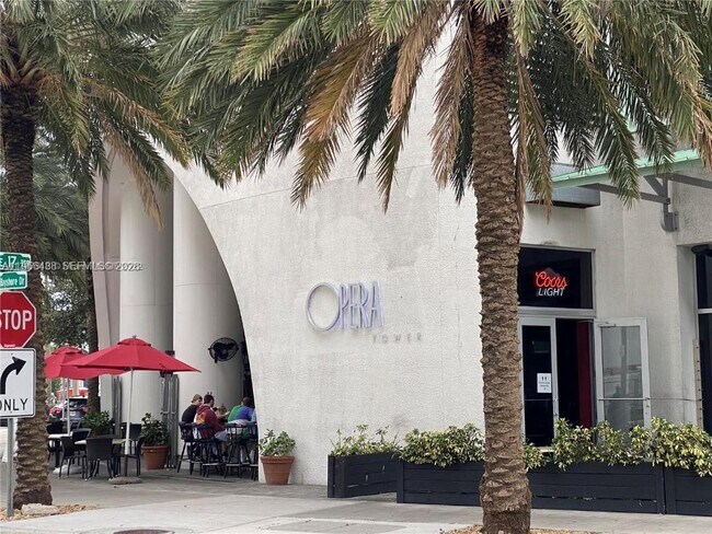 Building Photo - 1750 N Bayshore Dr