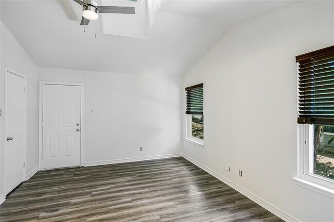 Building Photo - 526 Cutty Trail