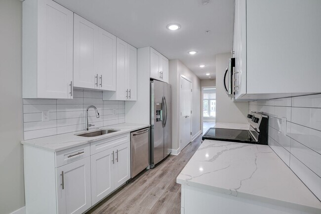 Building Photo - 2017 N College Ave