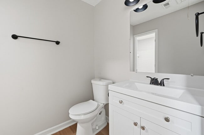 Building Photo - 3921 Henry Ct