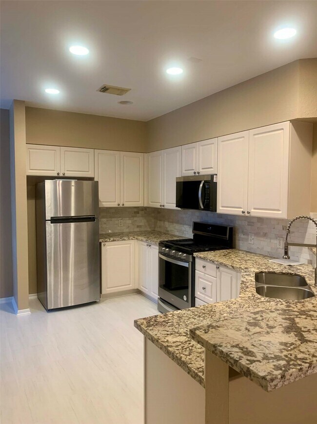 Building Photo - 57 Scarlet Woods Ct