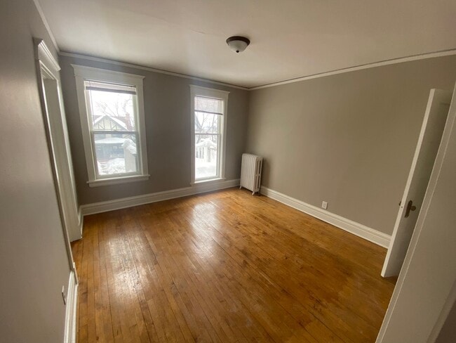 Building Photo - 2107-2107 E 5th St