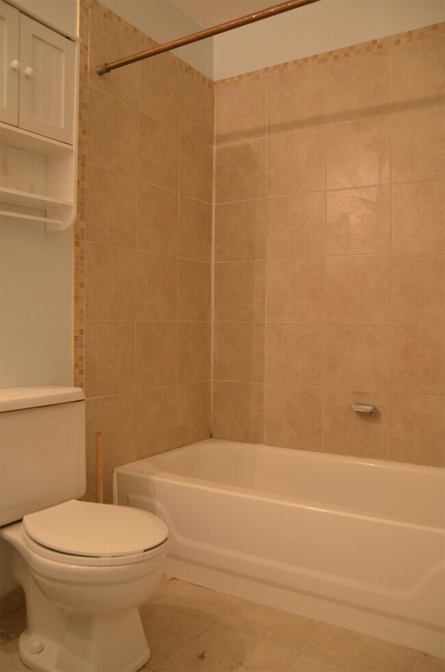 Building Photo - 5509 Lynbrook Landing