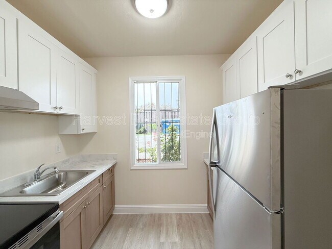 Building Photo - 715 Peralta St