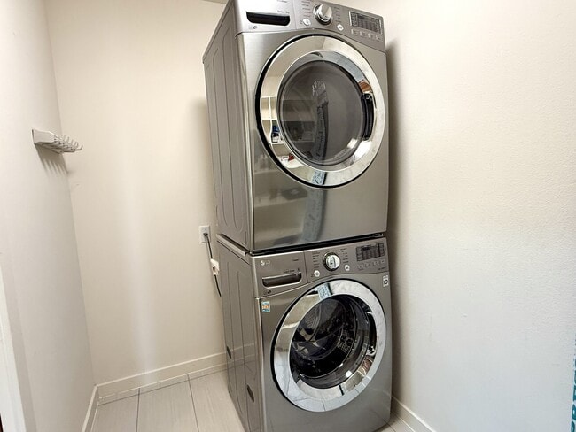 Building Photo - 416 Starlight Vlg Lp