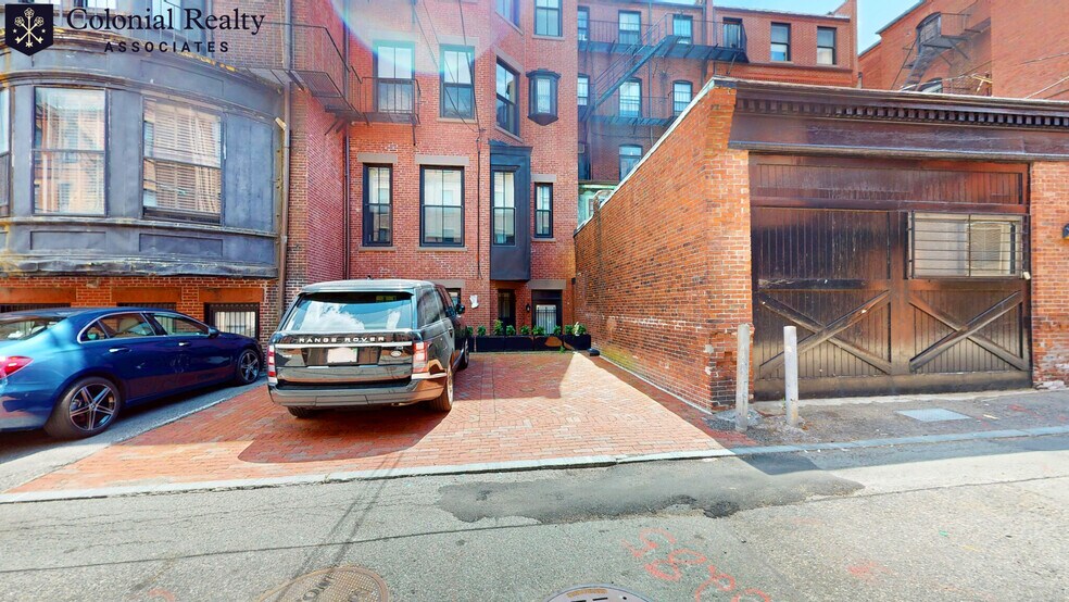 Building Photo - 277 Marlborough St