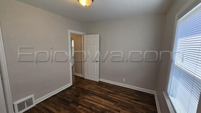 Building Photo - 436 36th St NE