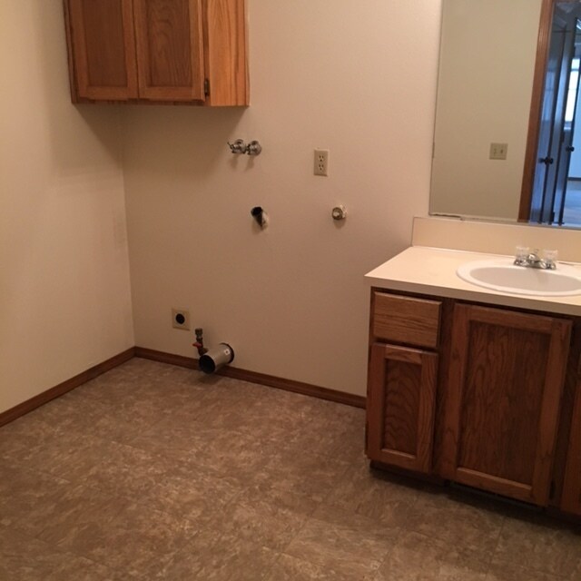 Building Photo - 17545 NW Woodmere Ct