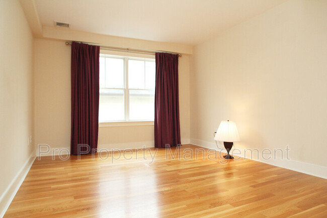Building Photo - 109 Forest St