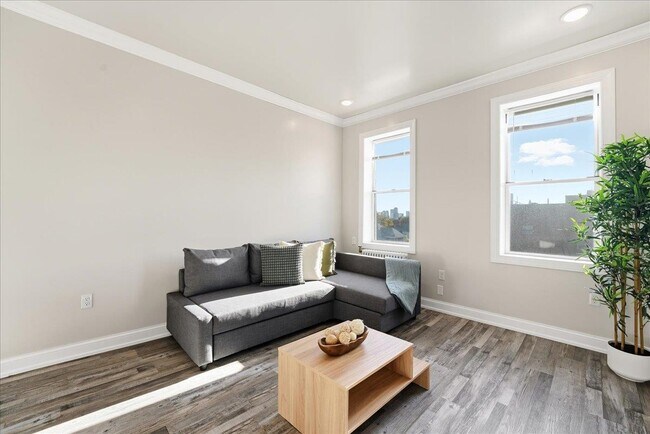 Building Photo - 3-5 Potter Pl