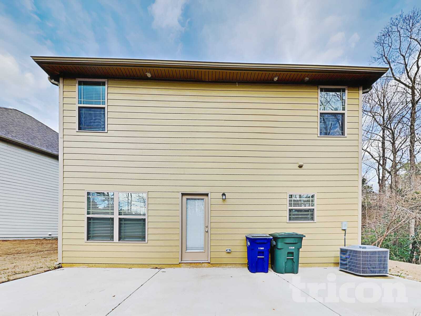 Building Photo - 821 Crescent Way