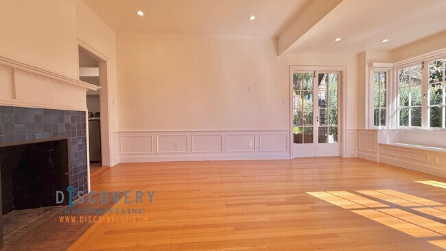 Building Photo - Panoramic Hill Estate with Sweeping Views