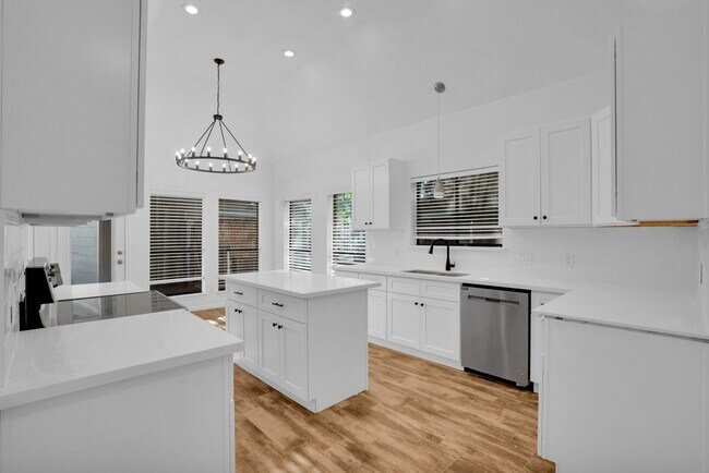 Building Photo - 12411 Exbury Ct