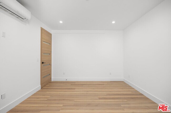 Building Photo - 5313 Ben Ave