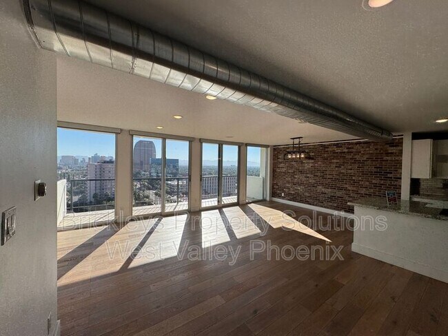 Building Photo - 2323 N Central Ave