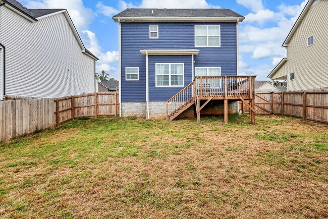 Building Photo - Beautiful modern home less than 2 years old
