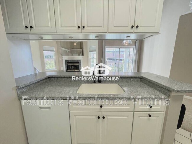 Building Photo - 2304 Beach Haven Dr