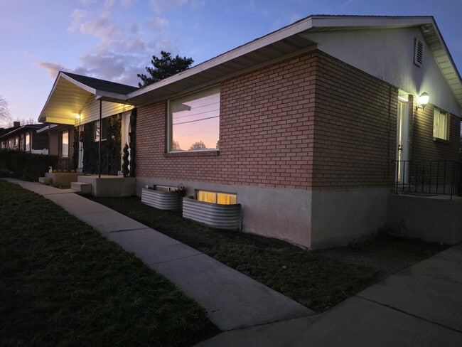 Building Photo - 3264 W 4700 S