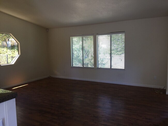 Building Photo - 3249 Wilkinson Rd