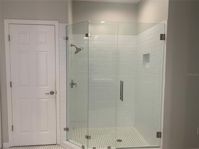 Building Photo - 12462 Westfield Lakes Cir
