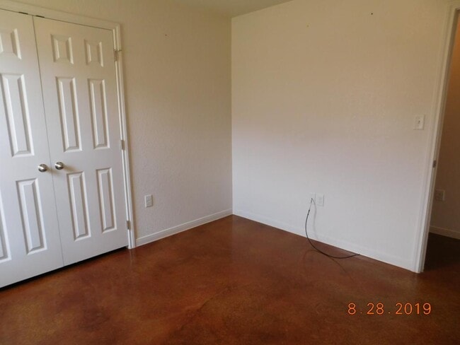 Building Photo - 1202 Cavalry Ln
