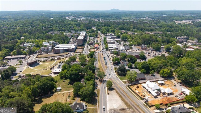 Building Photo - 103 Farmington Dr