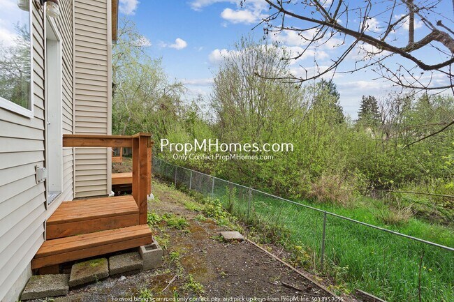 Building Photo - Cozy Two Bedroom Home in SE Portland!