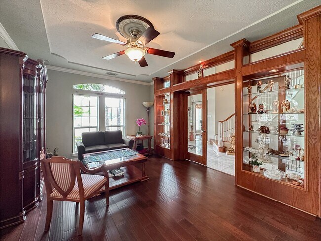 Building Photo - 9402 Brentwood Lakes Cir