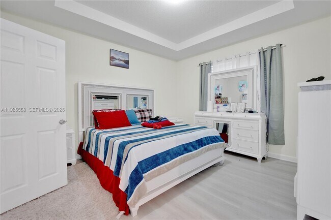 Building Photo - 101 NE 37th Pl