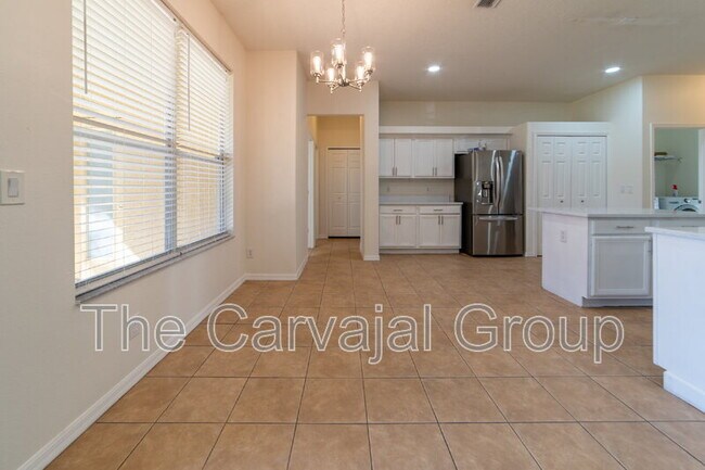 Building Photo - 423 Heather Hills Dr