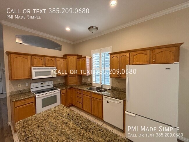 Building Photo - 14910 Treseder St