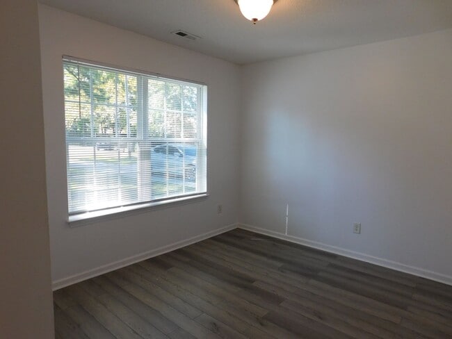 Building Photo - 1338 Hunters Rd