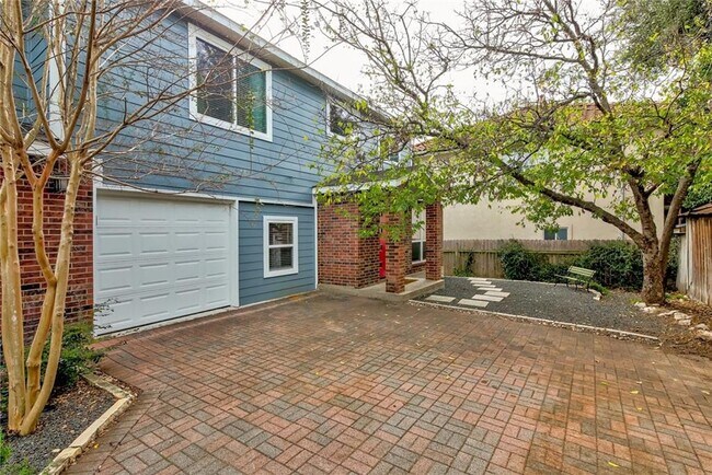 Building Photo - 609 Upson St