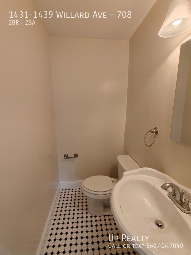 Building Photo - 1431-1439 Willard Ave-708