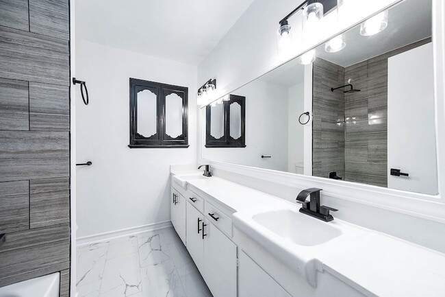 Building Photo - 1616 Redway Ln