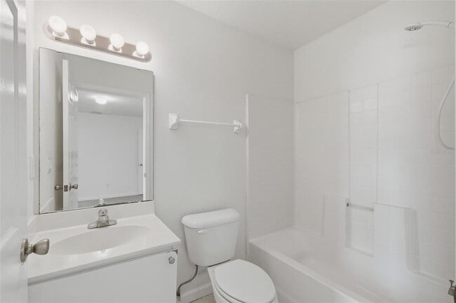 Building Photo - 6 Plateau Pl