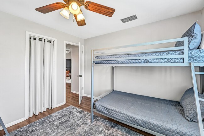 Building Photo - 21600 Zachary Dr