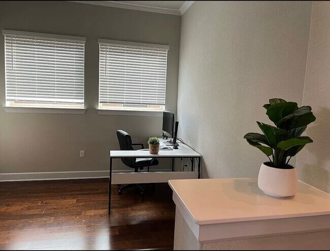 Building Photo - 14309 Tyburn Trail