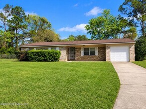 Building Photo - 10881 Key Coral Dr