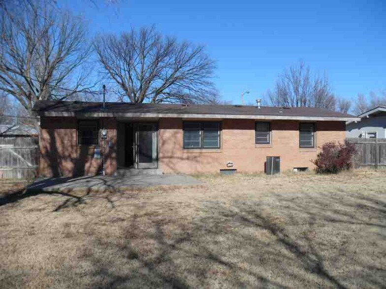 Primary Photo - 301 W 27th Ave