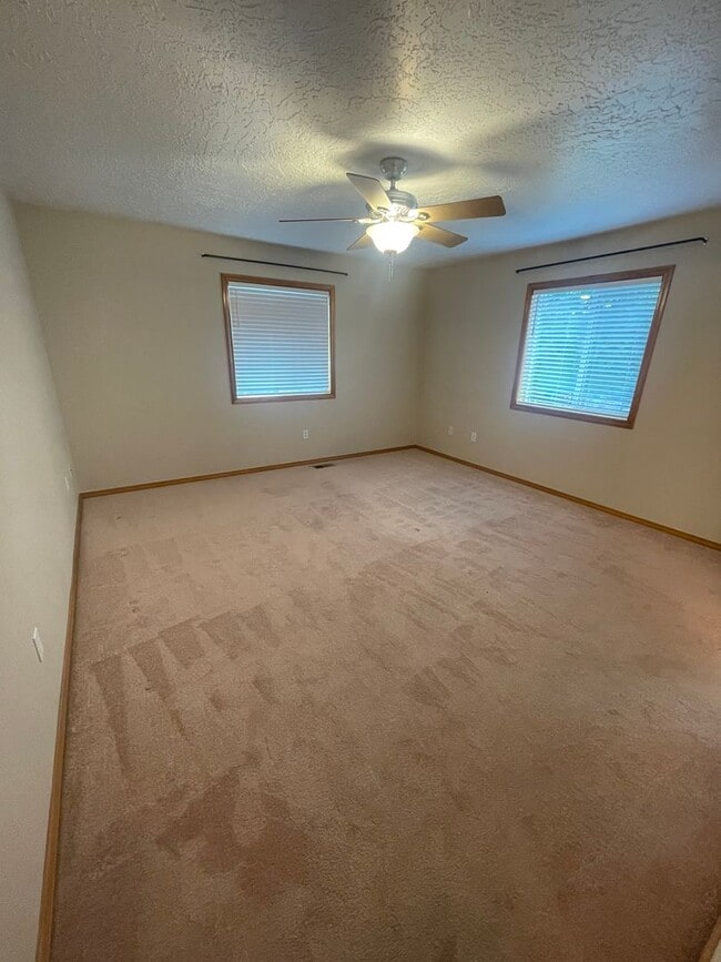 Building Photo - 3 Bedroom home in Albany!