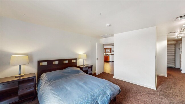 Building Photo - 3,400 SQFT CONDO IN DOWNTOWN CHAMPAIGN W/ ...